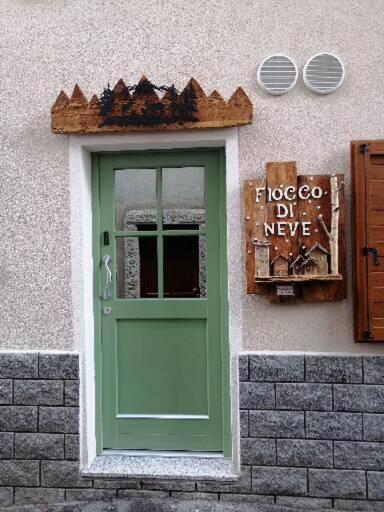 Hotel Fiocco Di Neve Vezza dʼOglio Exterior foto